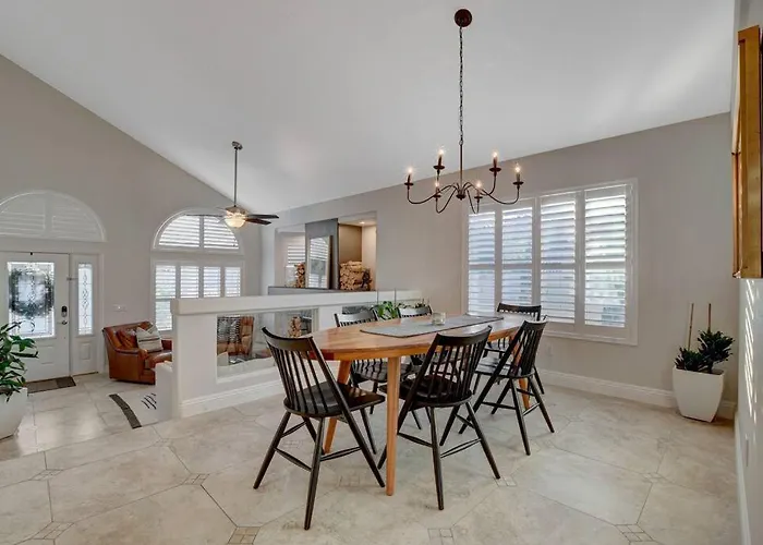 Beautiful 5Br W/King Beds, Pool & Hot Tub, Games